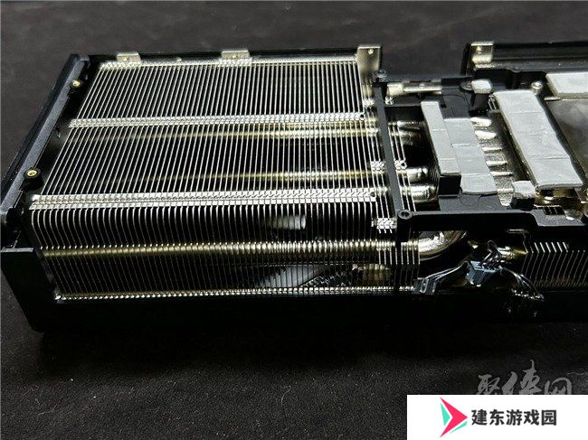 技嘉 GeForce RTX™ 50 系列显示卡正式上市，散热方案全面升级释放强劲性能