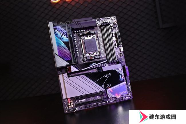 技嘉X870/X870E系列主板新品曝光： AORUS MASTER超级雕焕新启航