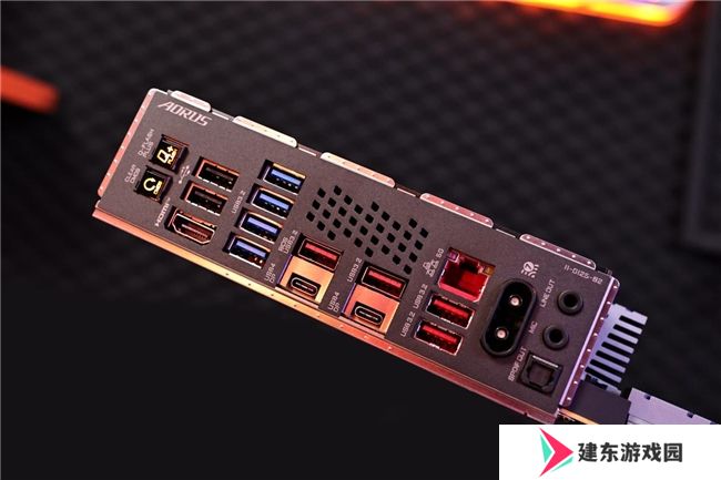 技嘉X870/X870E系列主板新品曝光： AORUS MASTER超级雕焕新启航