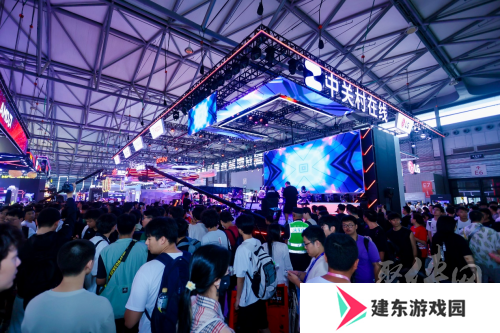 冰川白美学邂逅尖端科技：LG UltraGear™OLED电竞显示器China Joy首秀