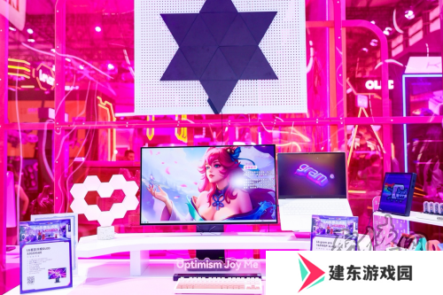 冰川白美学邂逅尖端科技：LG UltraGear™OLED电竞显示器China Joy首秀