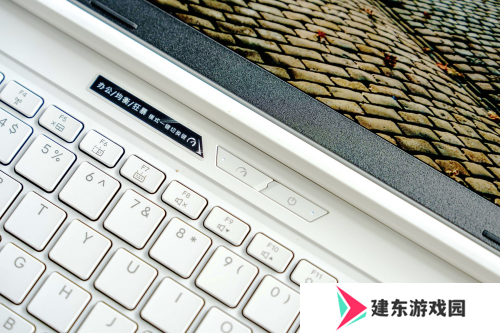 战力觉醒!锐龙9+RTX5070双芯加持，蛟龙16Z Pro撞色美学性能全开
