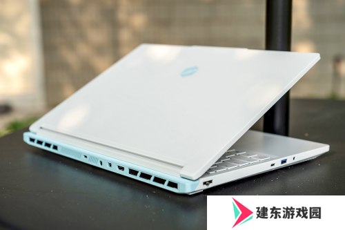 战力觉醒!锐龙9+RTX5070双芯加持，蛟龙16Z Pro撞色美学性能全开