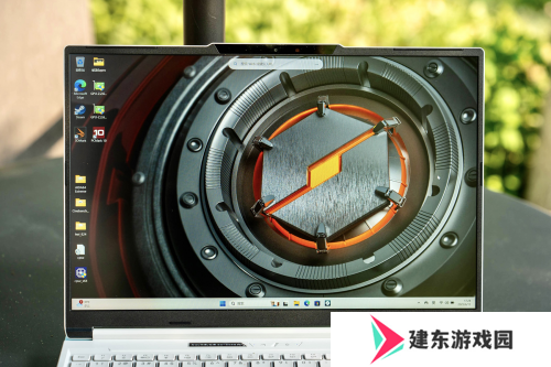 战力觉醒!锐龙9+RTX5070双芯加持，蛟龙16Z Pro撞色美学性能全开
