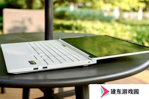 战力觉醒!锐龙9+RTX5070双芯加持，蛟龙16Z Pro撞色美学性能全开