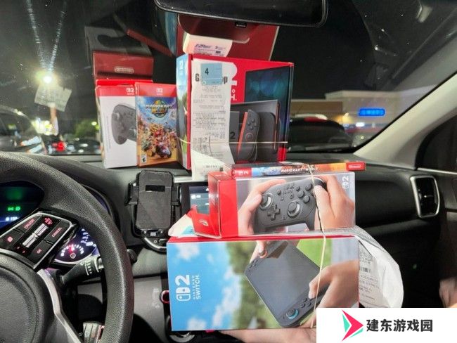 “订书钉门”落幕！被订书钉损坏的Switch 2主机拍出25万美元天价