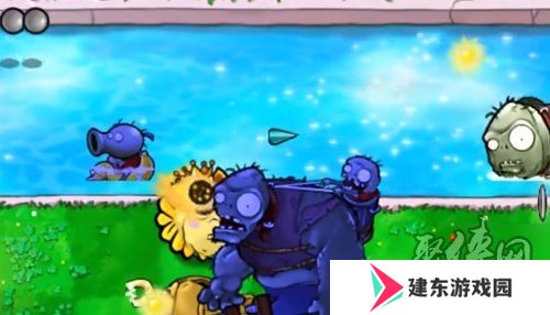 植物大战僵尸杂交版坚果僵尸巨人怎么打 pvz杂交版坚果僵尸巨人通关攻略